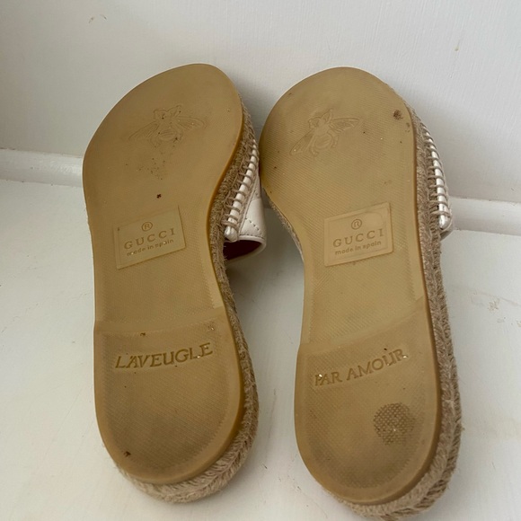 GUCCI white leather espadrilles with gold heritage double-g hardware. Worn once - Picture 4 of 6